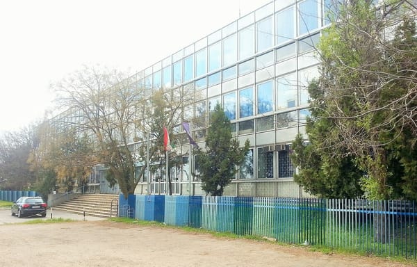 Leállt a munka a Gundel Károly Technikum felújításán? Több alvállalkozó szerint váratlan levonulást rendeltek el