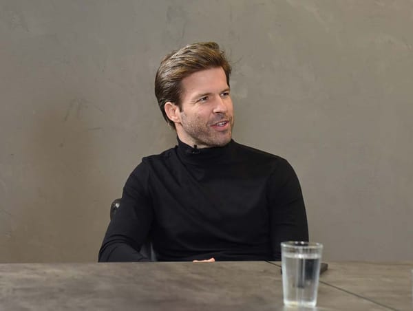 Sebestyén Balázs: a napraforgó, aki mindig a pénz és az érdekei felé fordul